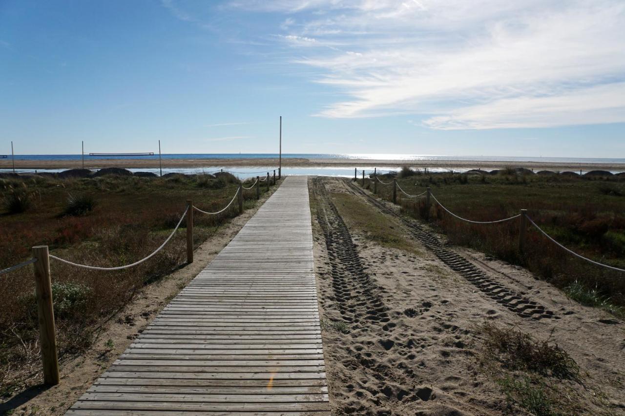 Appartamento Beach Club House Castelldefels Esterno foto